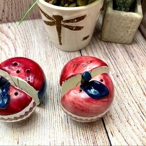 Salt & Pepper Shakers Patriotic Apples 2 Pairs